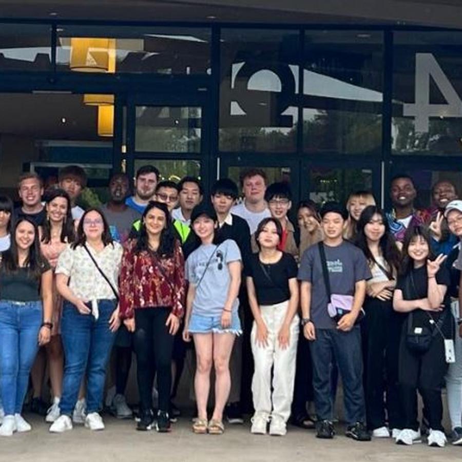 Group photo of students who came out to meet the International Student Resrouces Staff